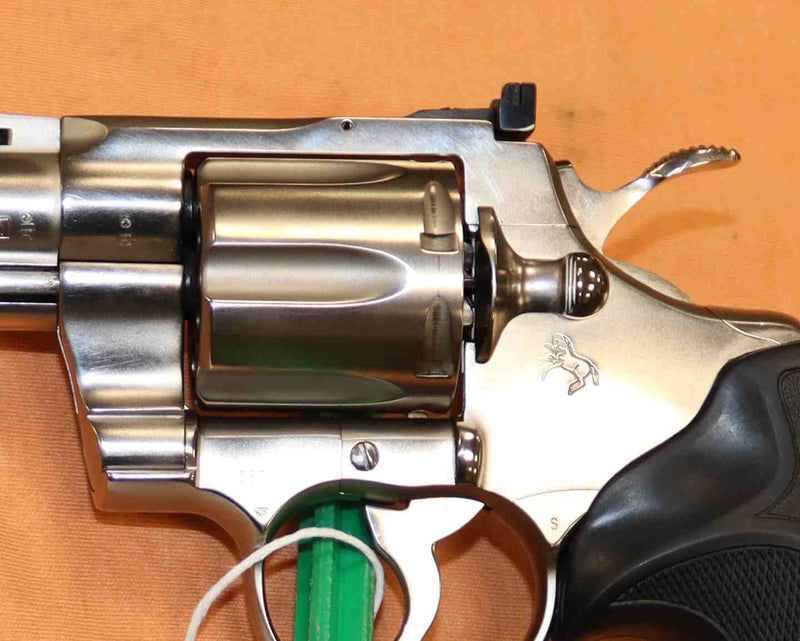 Revolver Colt Modello Python Inox Calibro 357 MG Sportivo