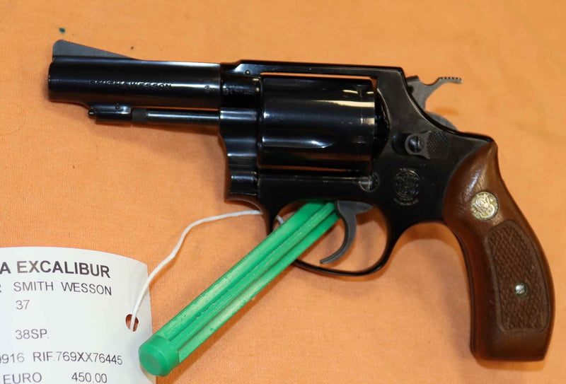 Revolver Smith & Wesson Modello 37 Calibro 38 SP