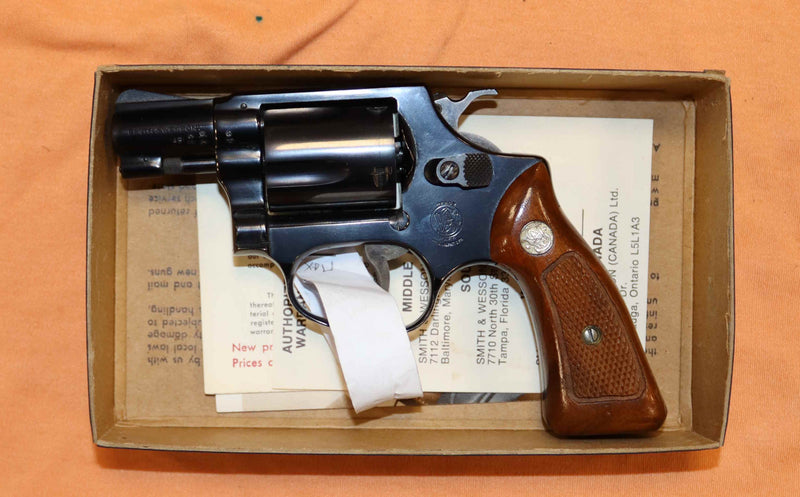 Revolver Smith & Wesson Modello 36 Square But Calibro 38 SP