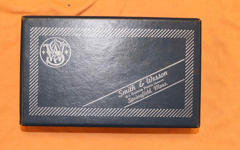 Revolver Smith & Wesson Modello 36 Square But Calibro 38 SP