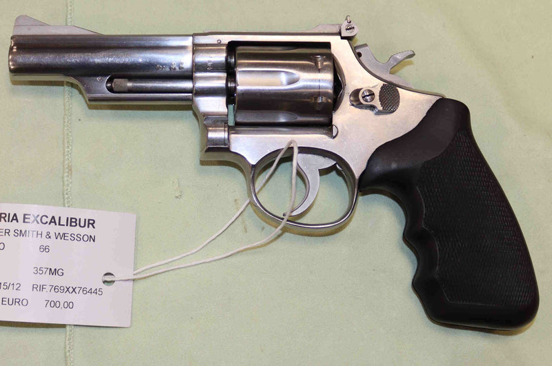 Revolver Smith & Wesson Modello 66 Calibro 357MG Sportivo